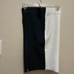 INTERMIX EXCLUSIVE SKIRT_SMALL